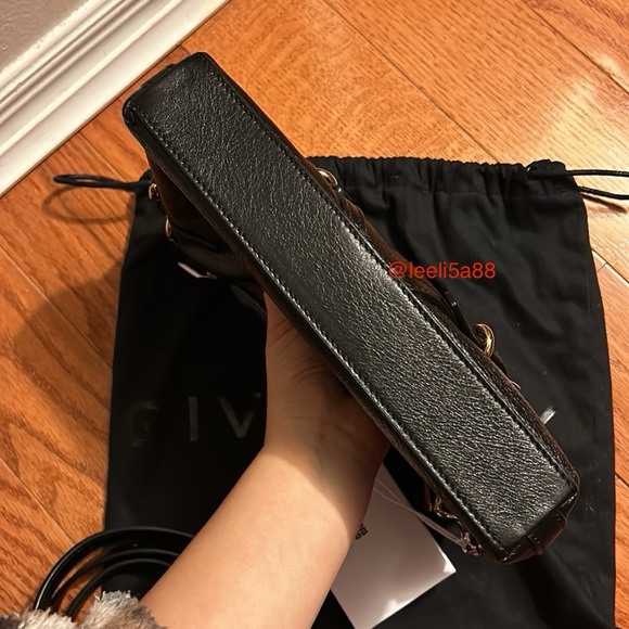Givenchy Mini Voyou bag in leather - Picture 4 of 9
